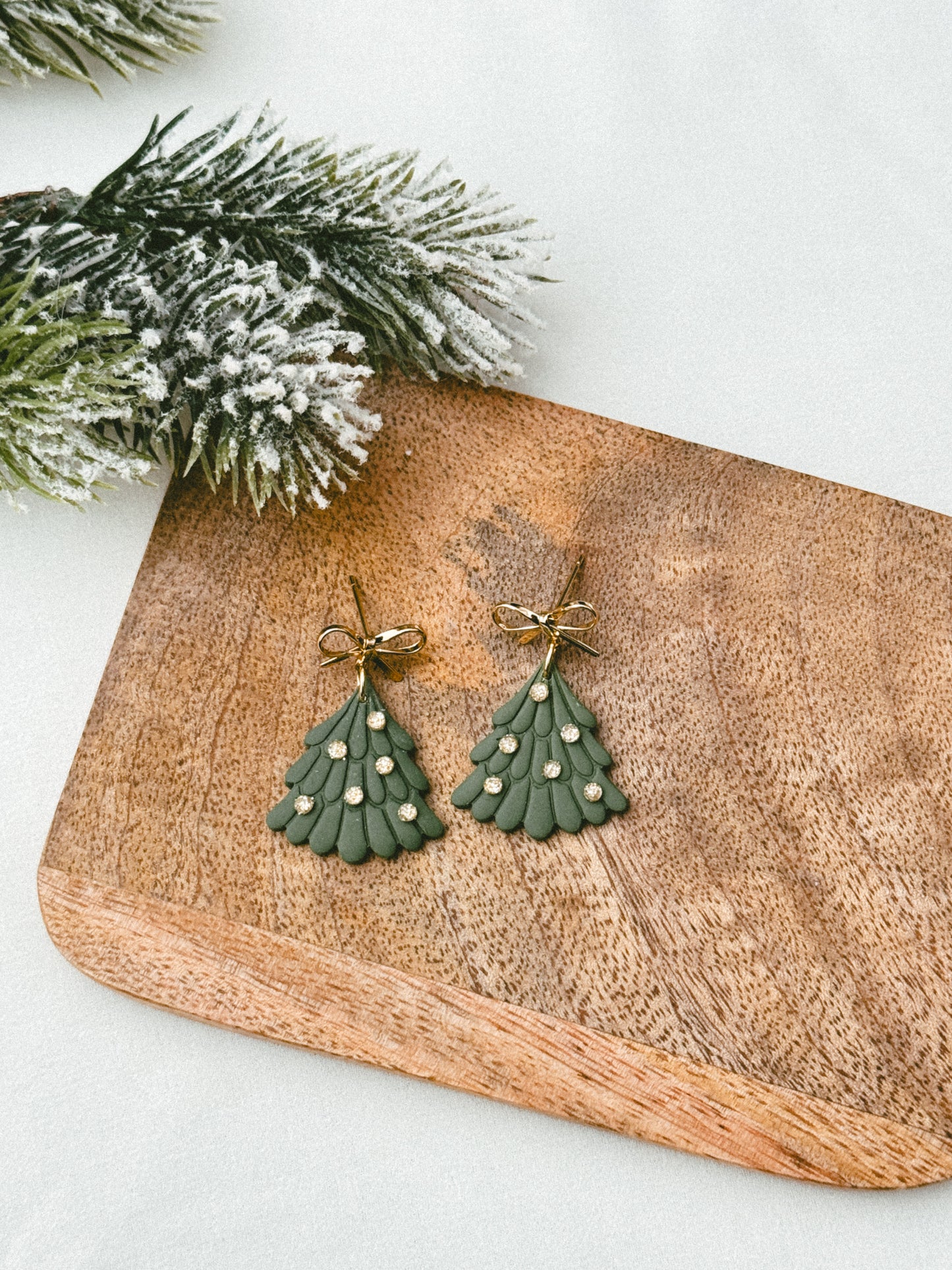 Christmas tree with gold glitter ornaments