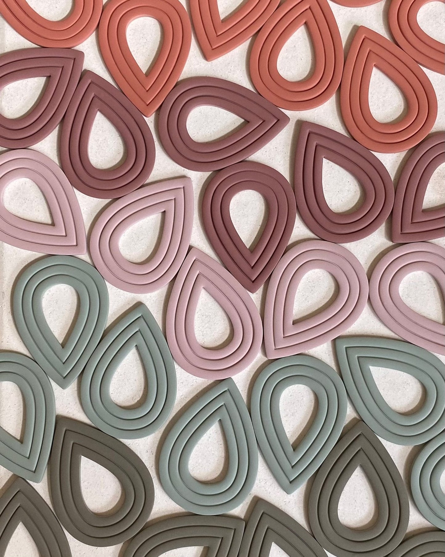 Almas - Choose from 8 colors - Earrings - CLN Atelier