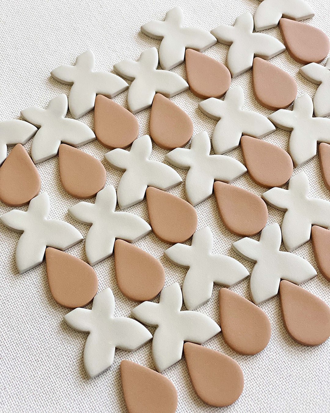 Ophelias - Choose from 8 colors - Earrings - CLN Atelier