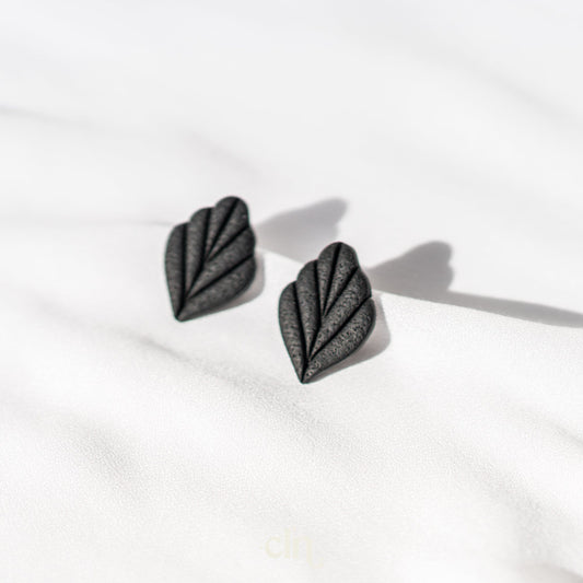 Black textured feather stud - Earrings - CLN Atelier