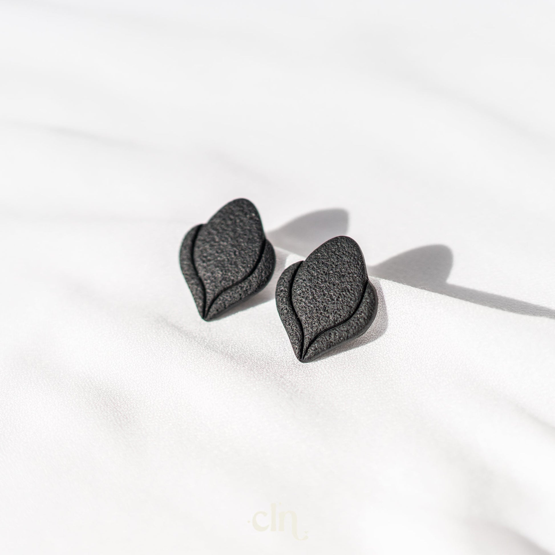 Black textured tulip stud - Earrings - CLN Atelier