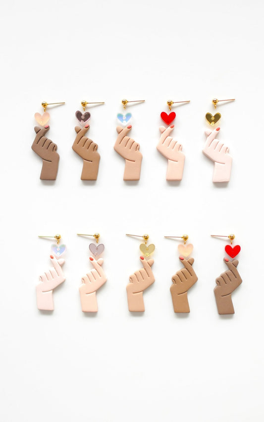 Finger Hearts - Earrings - CLN Atelier