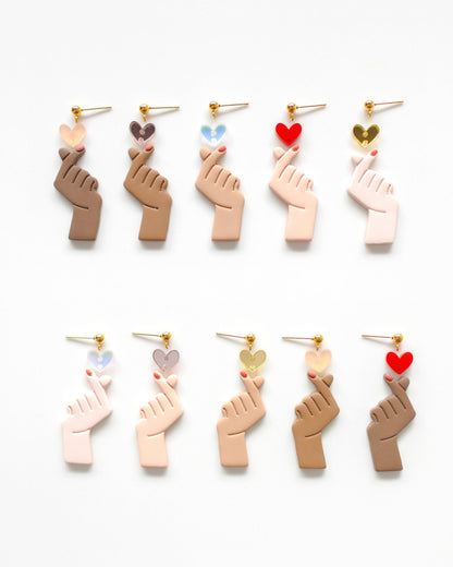 Finger Hearts - Earrings - CLN Atelier