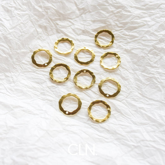 Hammered Circle Charm 1 Hole 10 Pieces - Brass charm - CLN Atelier
