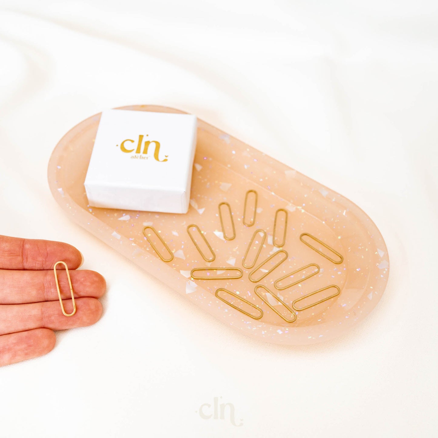 Oval charm (raw brass) - CLN Atelier