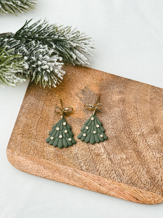 Christmas tree with gold glitter ornaments