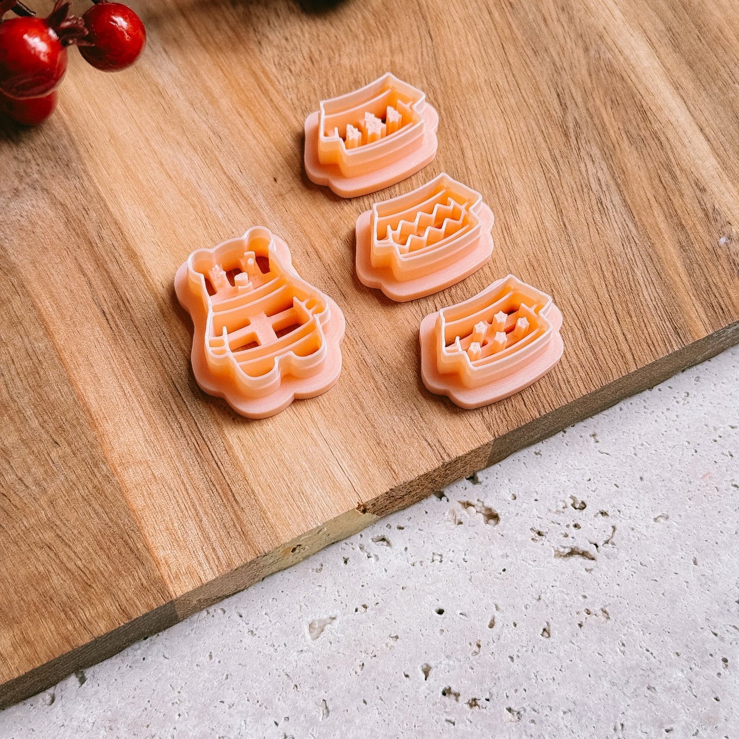 Bear with sweaters - Cutter - CLN Atelier