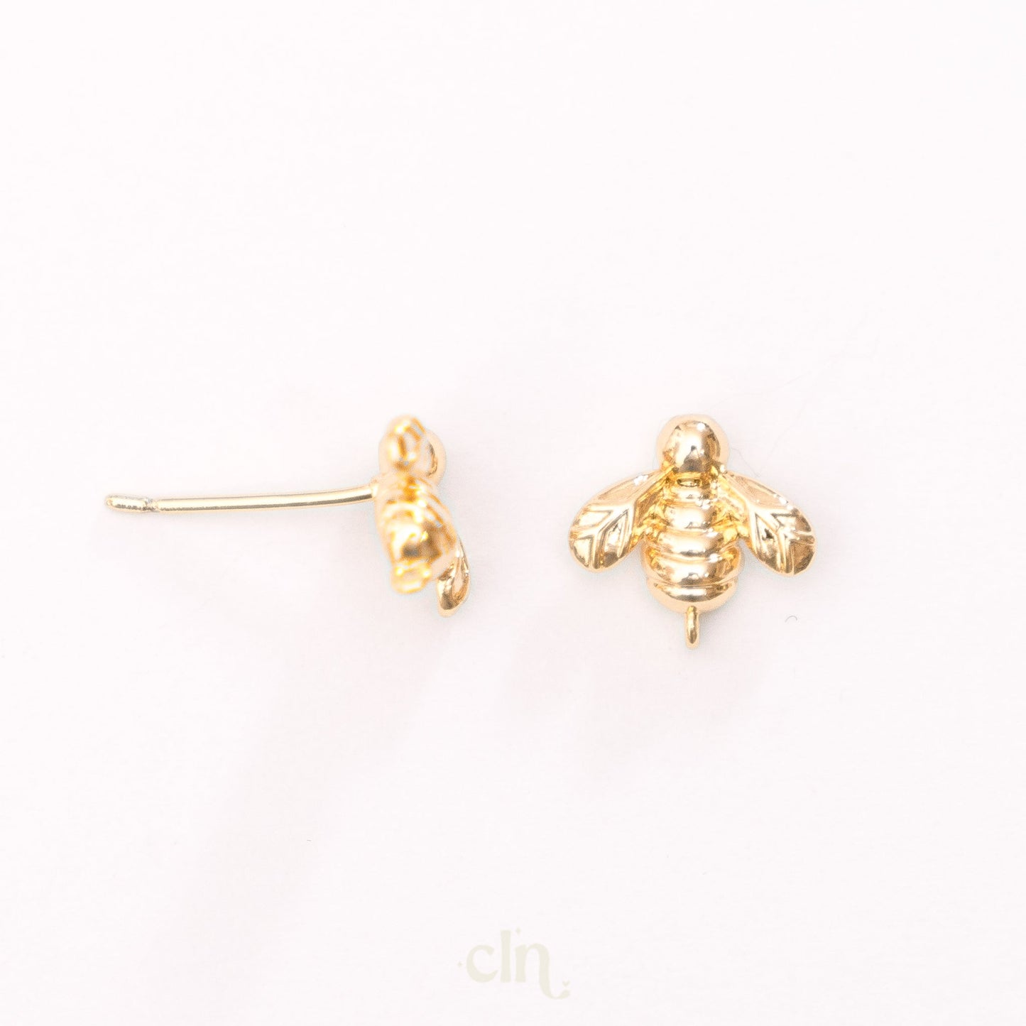 Bee stud 10mm 14K gold plated - Earring findings - CLN Atelier