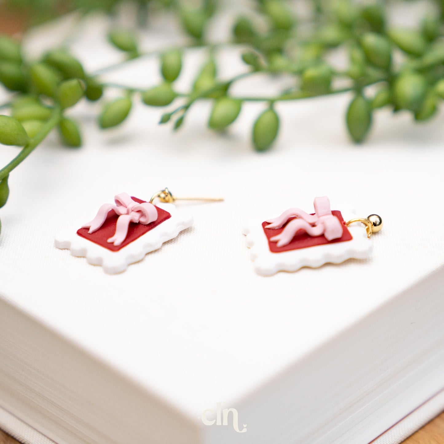 Bow stamps - Earrings - CLN Atelier