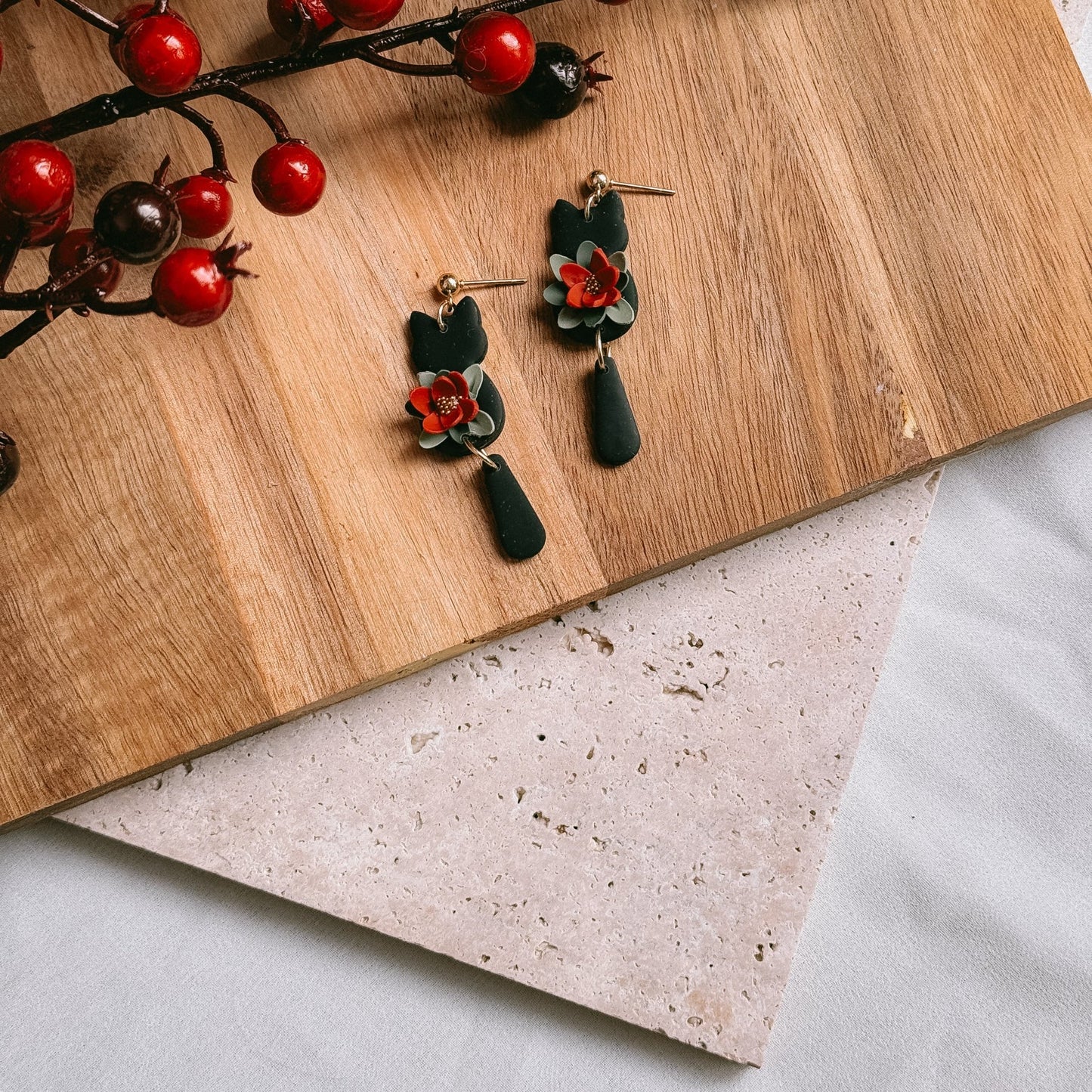 Cat dangles - Earrings - CLN Atelier