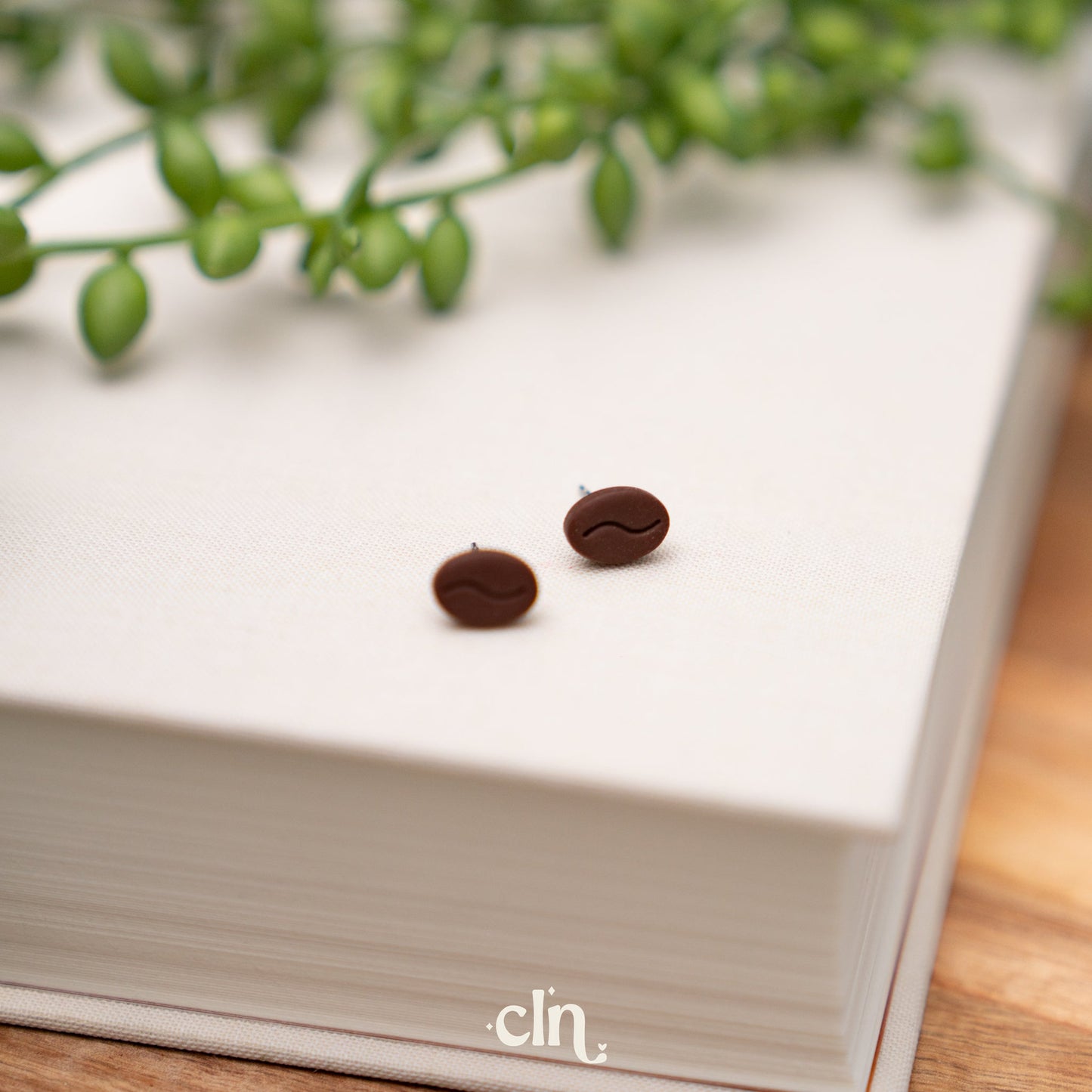 Coffee bean studs - Earrings - CLN Atelier