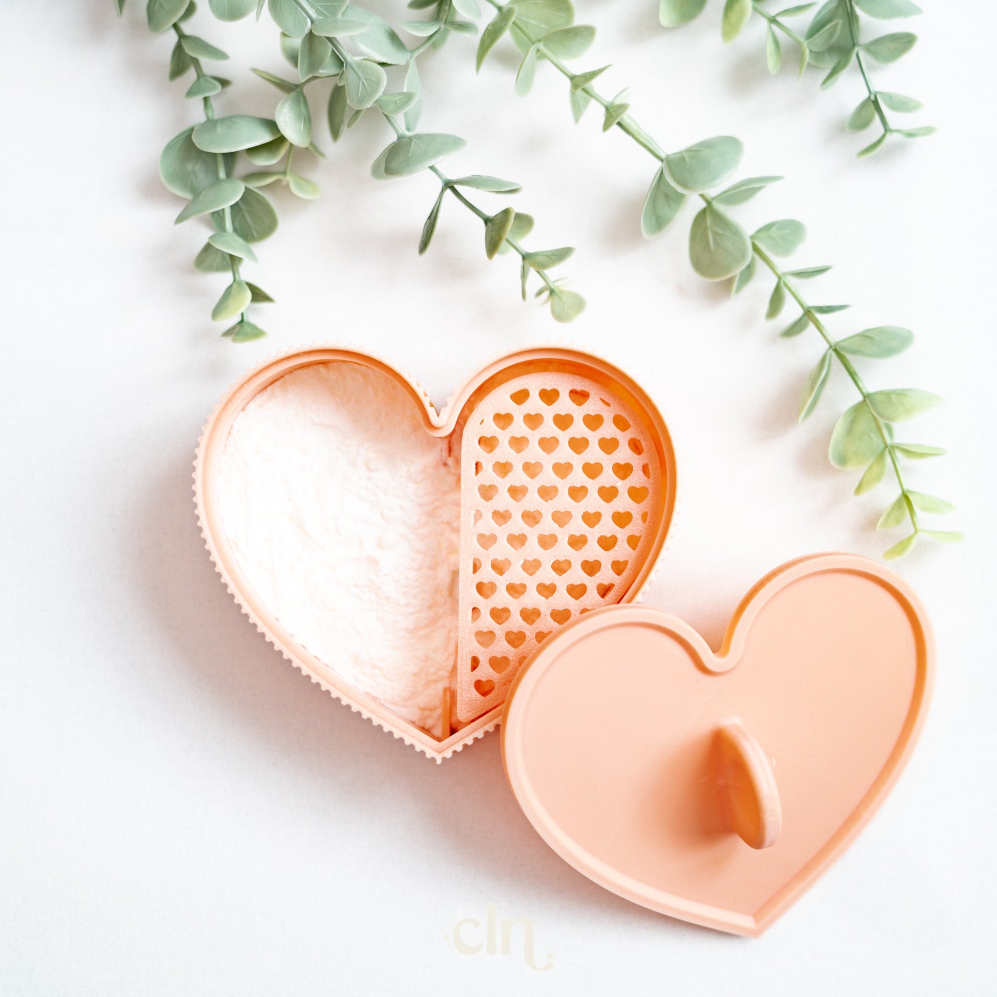 Cornstarch container heart shape - Curated tools - CLN Atelier