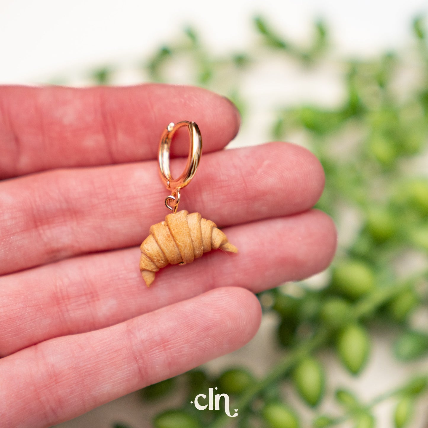 Croissant huggie hoops - Earrings - CLN Atelier