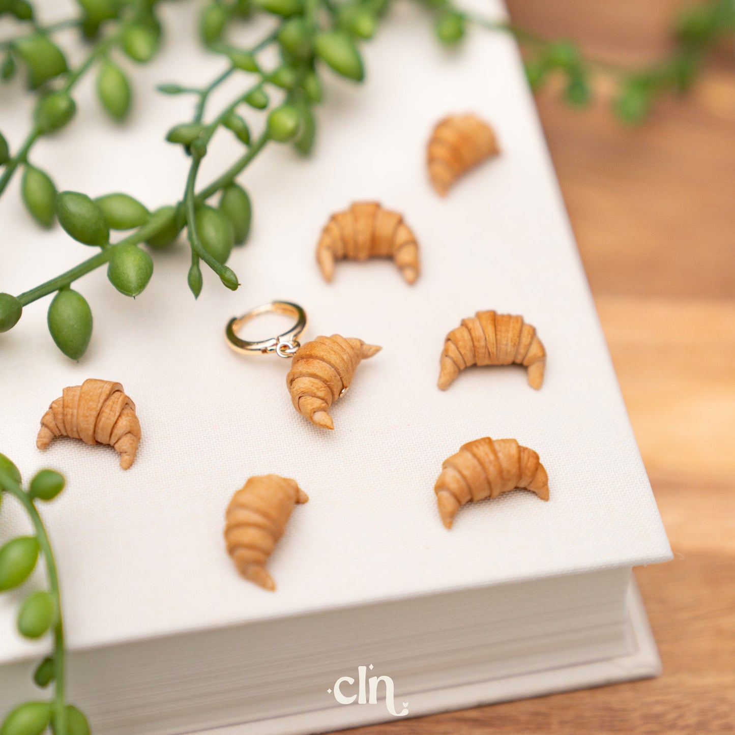 Croissant huggie hoops - Earrings - CLN Atelier