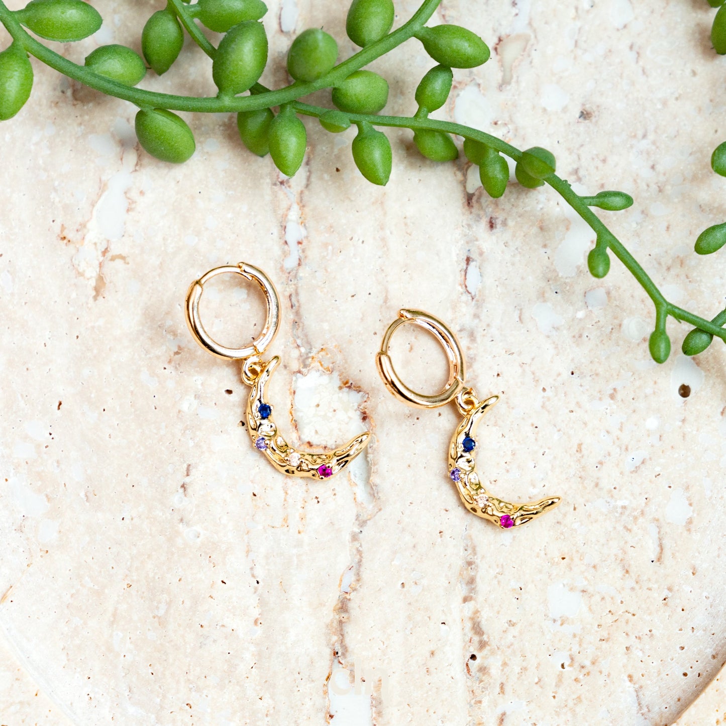 Dainty moon hoop - Earrings - CLN Atelier