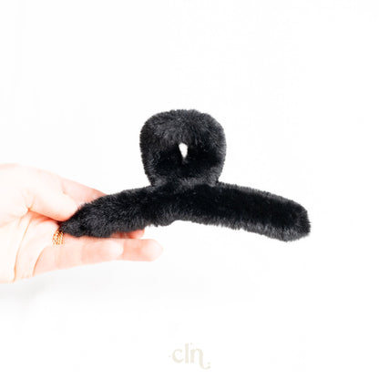 Fluffy faux fur XL hair clip (2 colors) - Hairclips - CLN Atelier