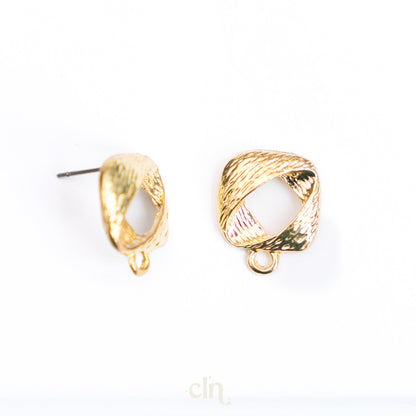 Folded square stud - Earring findings - CLN Atelier