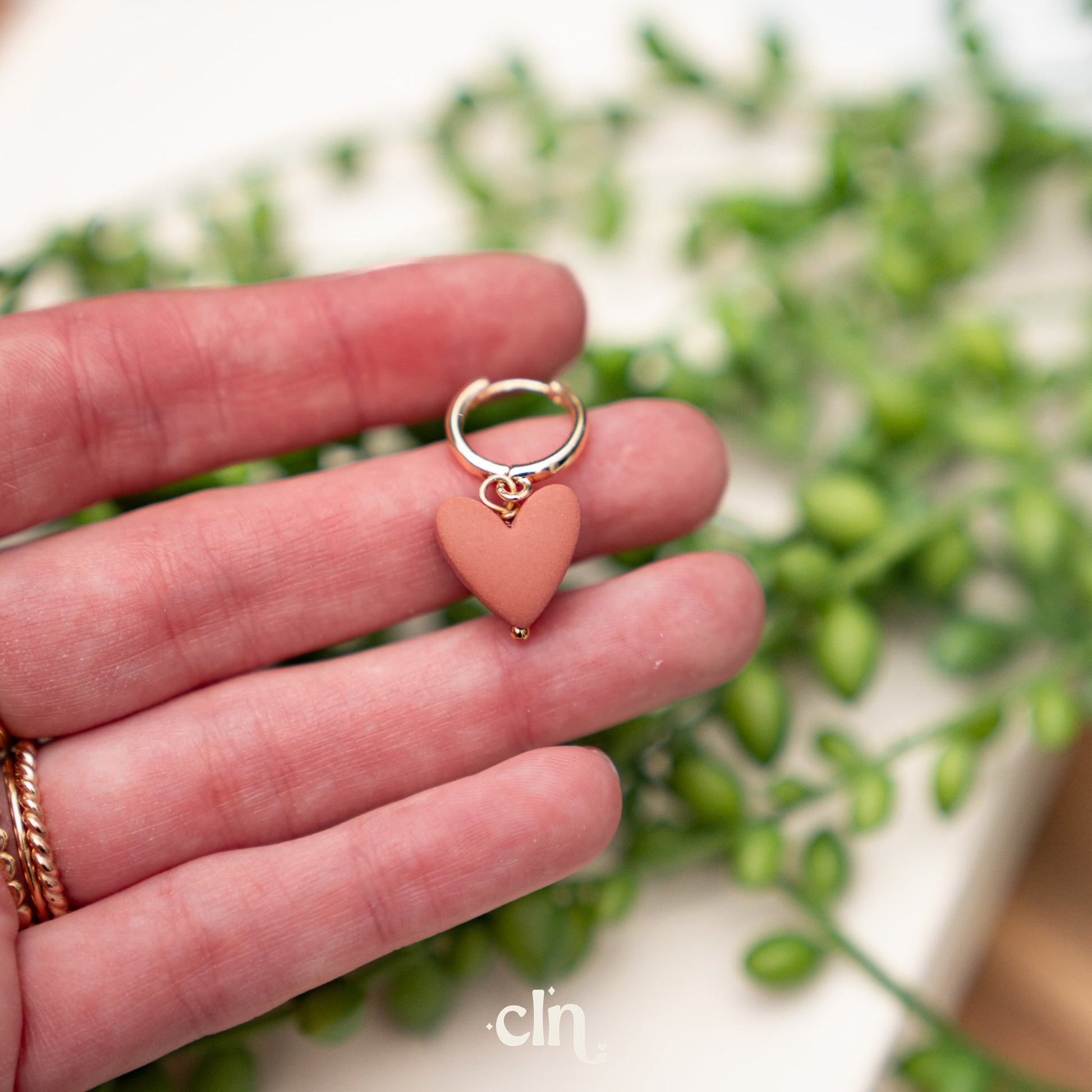 Heart hoops - Earrings - CLN Atelier