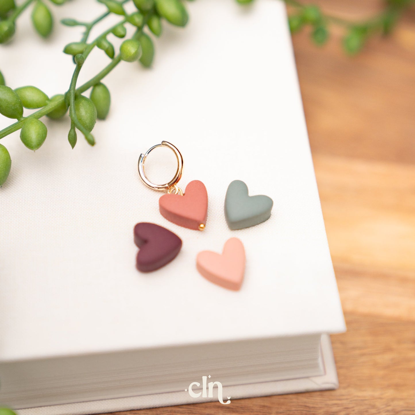 Heart hoops - Earrings - CLN Atelier