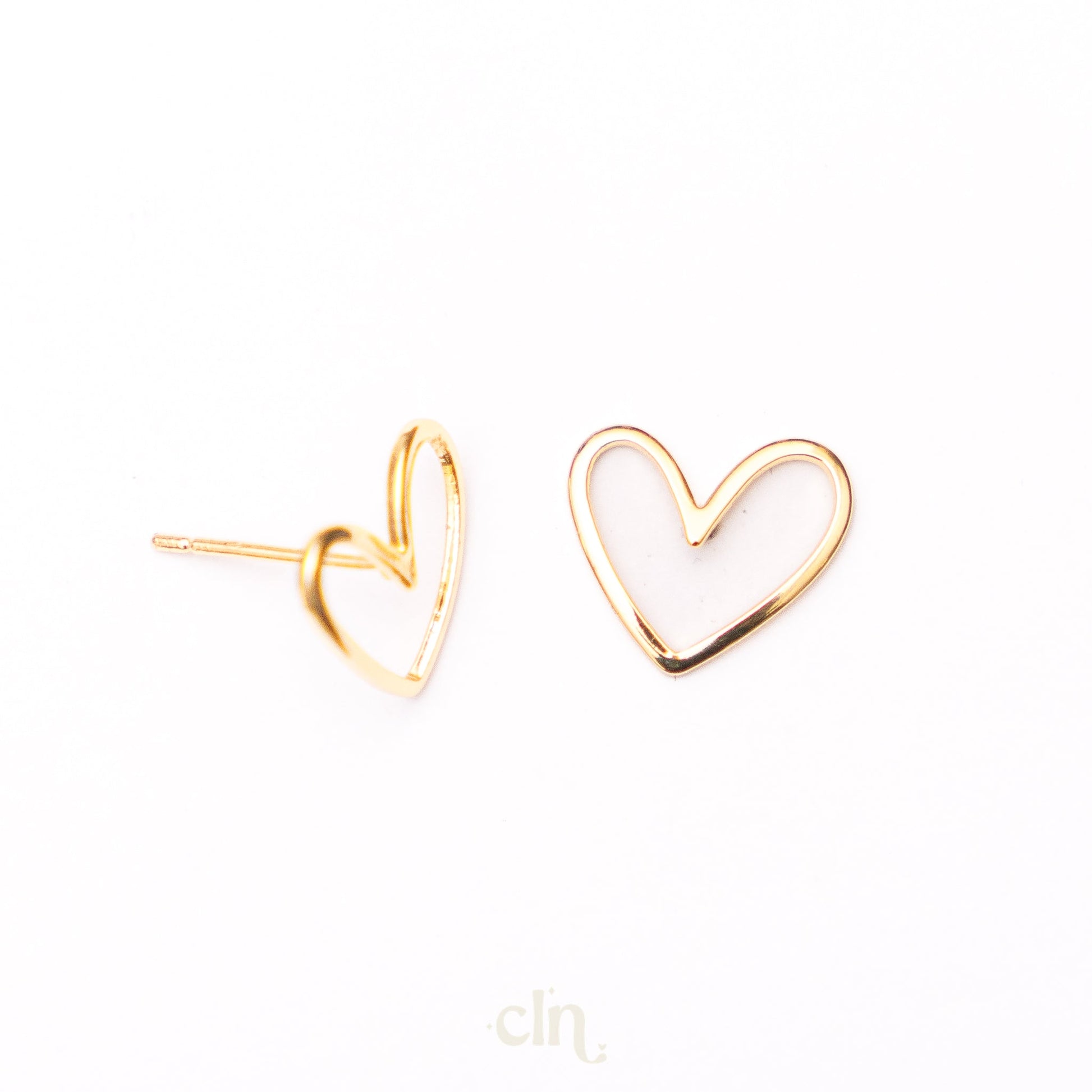 Heart stud 18K gold plated brass - Earring findings - CLN Atelier