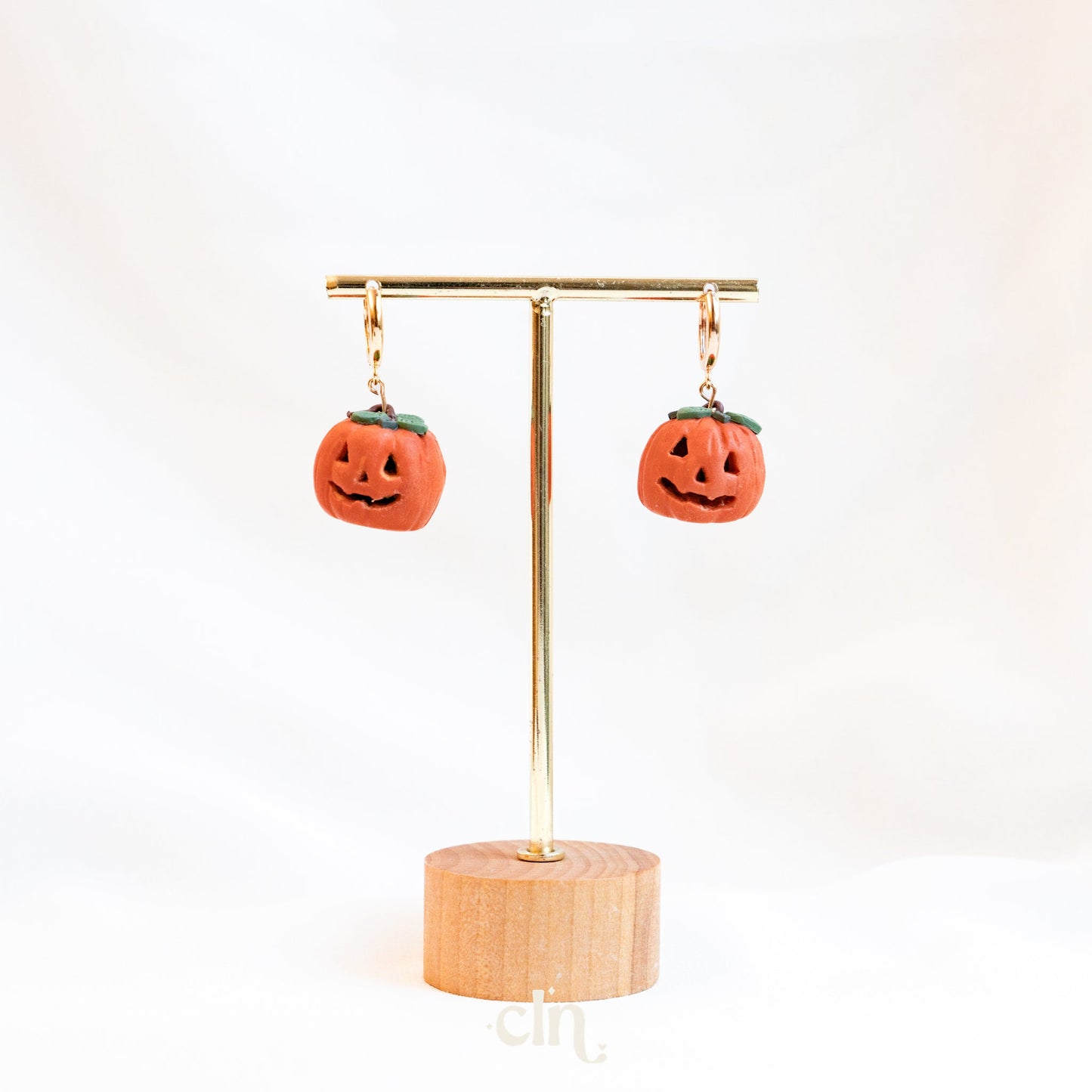 Hollow pumpkin hoops - Earrings - CLN Atelier