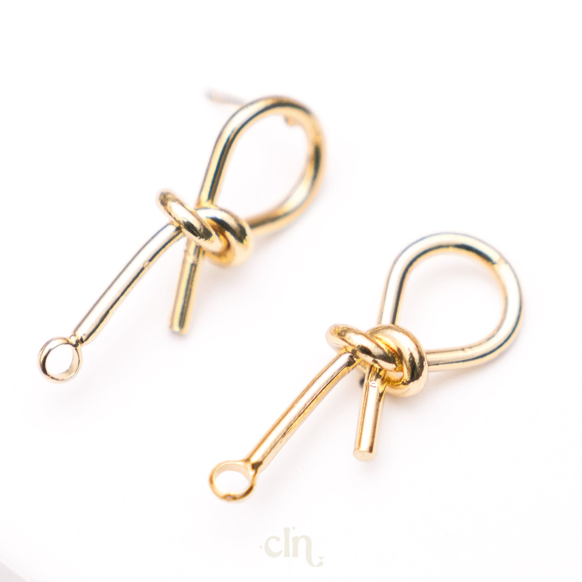 Knot stud with loop long gold - Earring findings - CLN Atelier