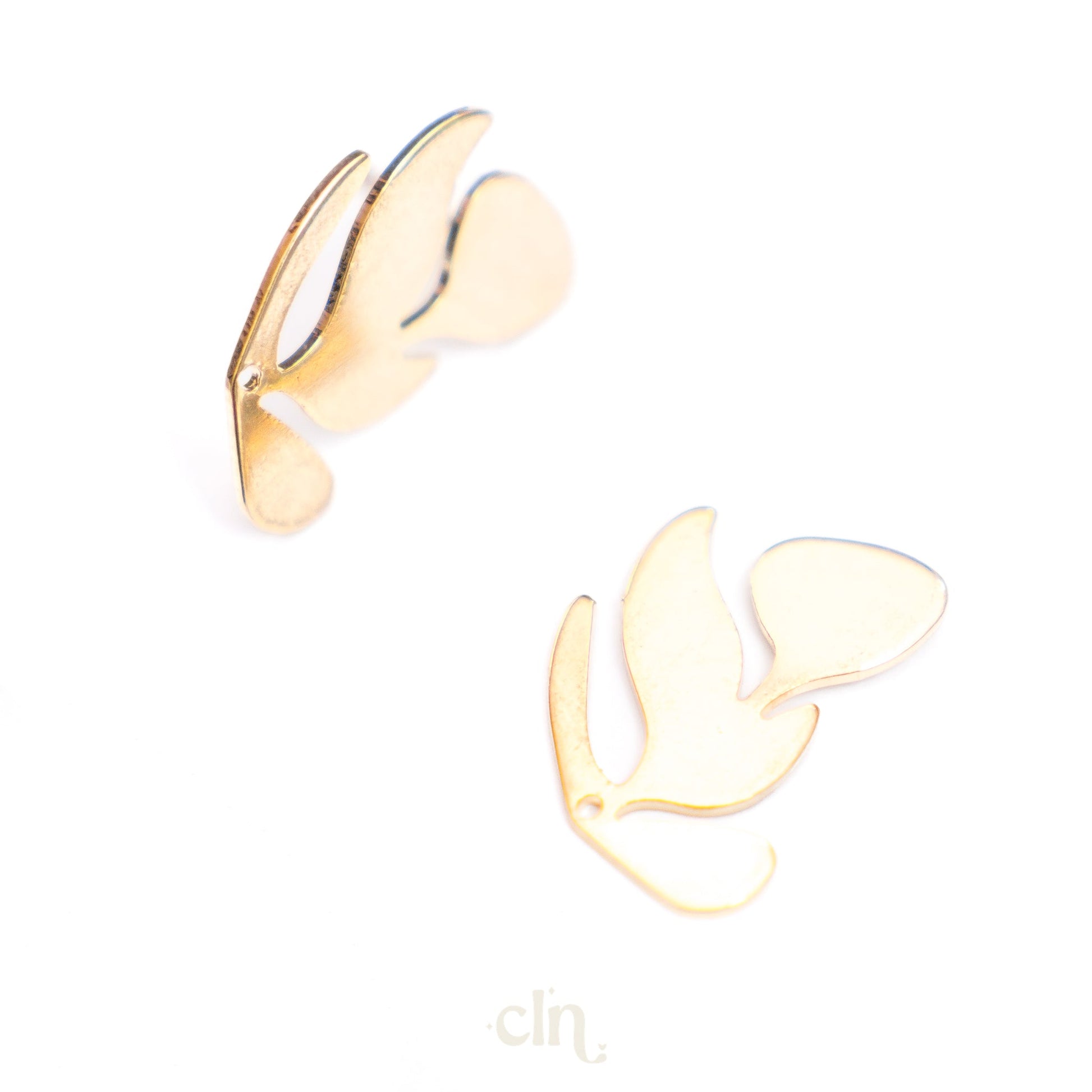 Leaf stud 24K gold plated - shiny - Earring findings - CLN Atelier