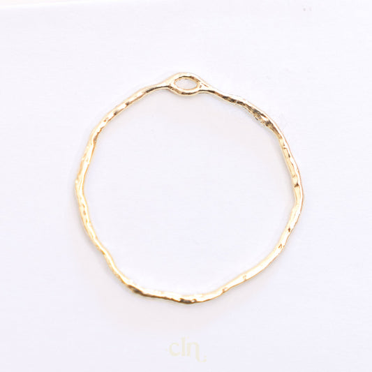 Organic circle charm medium - CLN Atelier