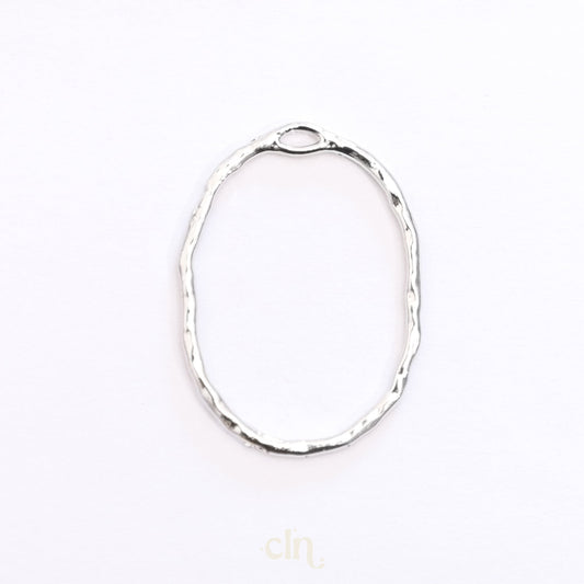 Organic oval charm silver - CLN Atelier