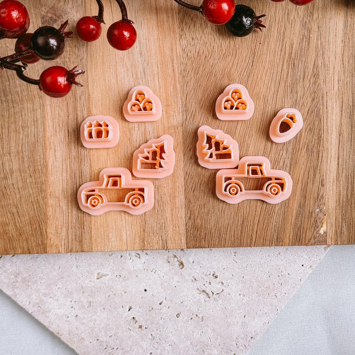 Pickup - Truck with 4 accessories (all seasons) - Cutter - CLN Atelier