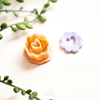 Scalloped donut flower with heart center - Cutter - CLN Atelier