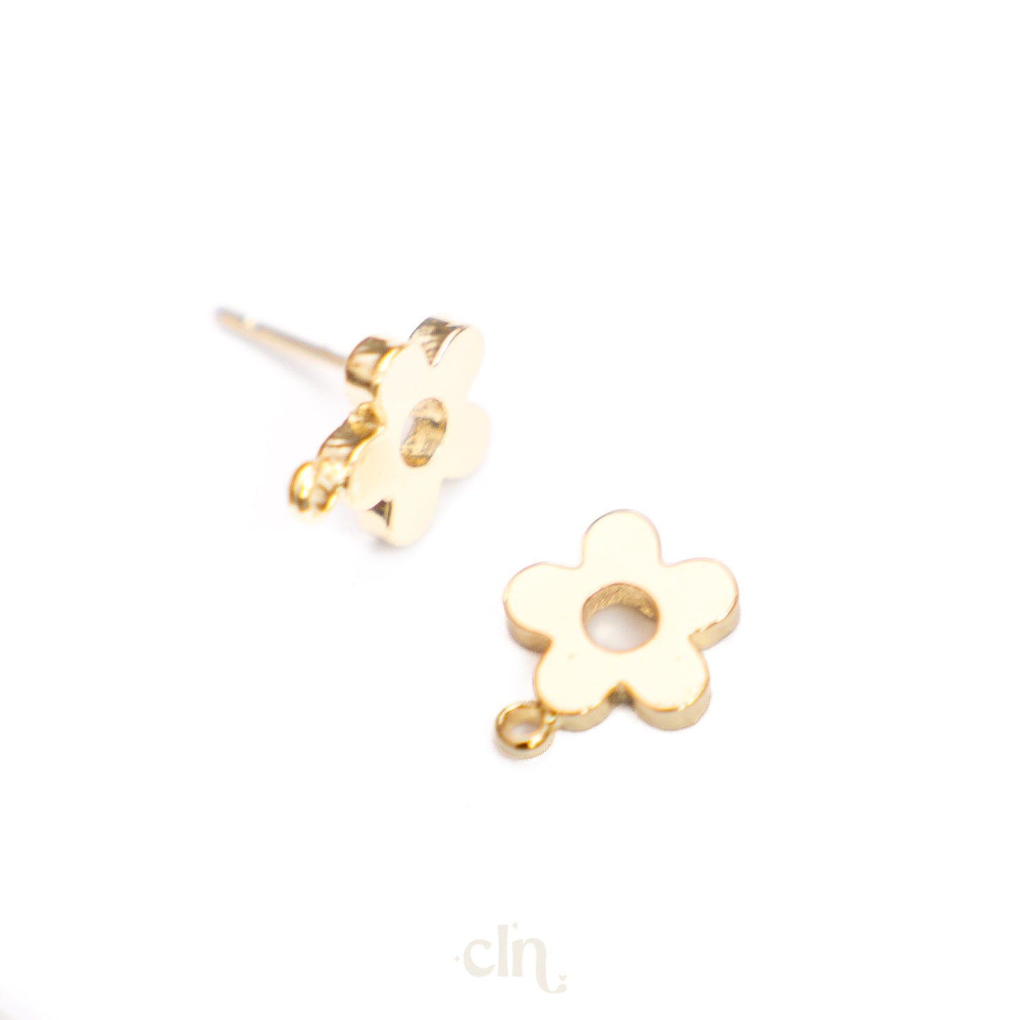 Small daisy stud - Earring findings - CLN Atelier