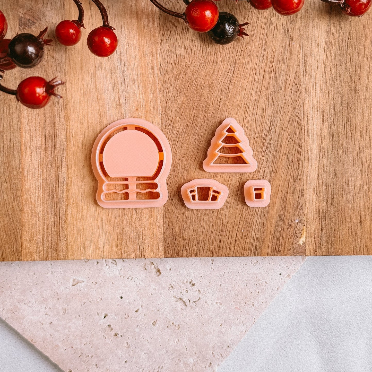 Snow Globe With Tree & Gifts - Cutter - CLN Atelier