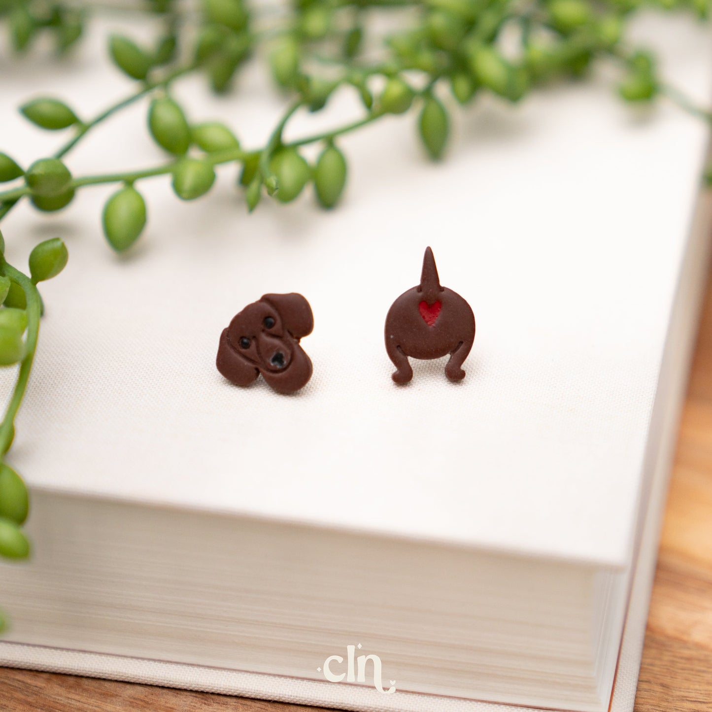 Teckel - Dachshund - Sausage Dog studs - Earrings - CLN Atelier