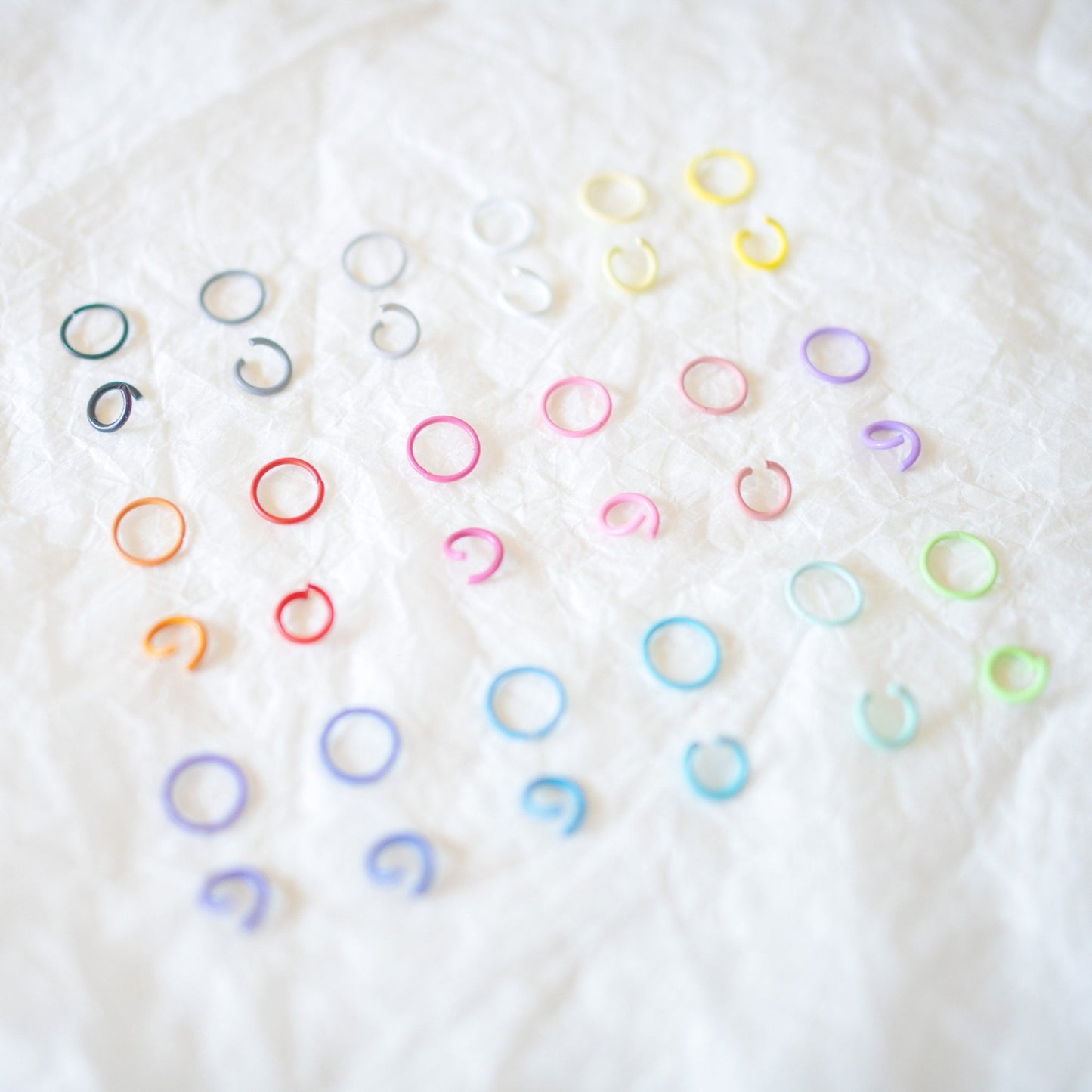 50 Apple Green Jump Rings - Jump rings - CLN Atelier