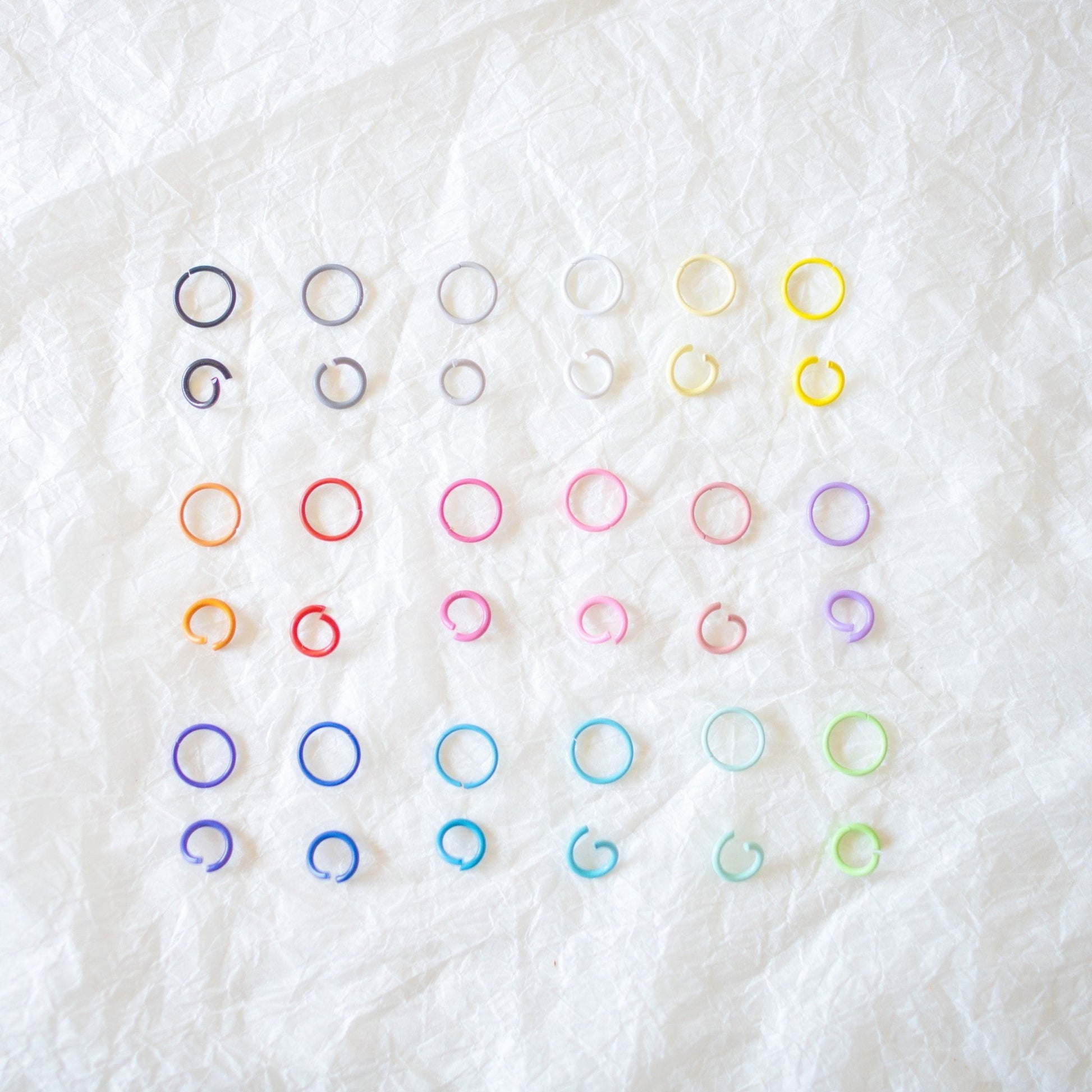 50 Apple Green Jump Rings - Jump rings - CLN Atelier