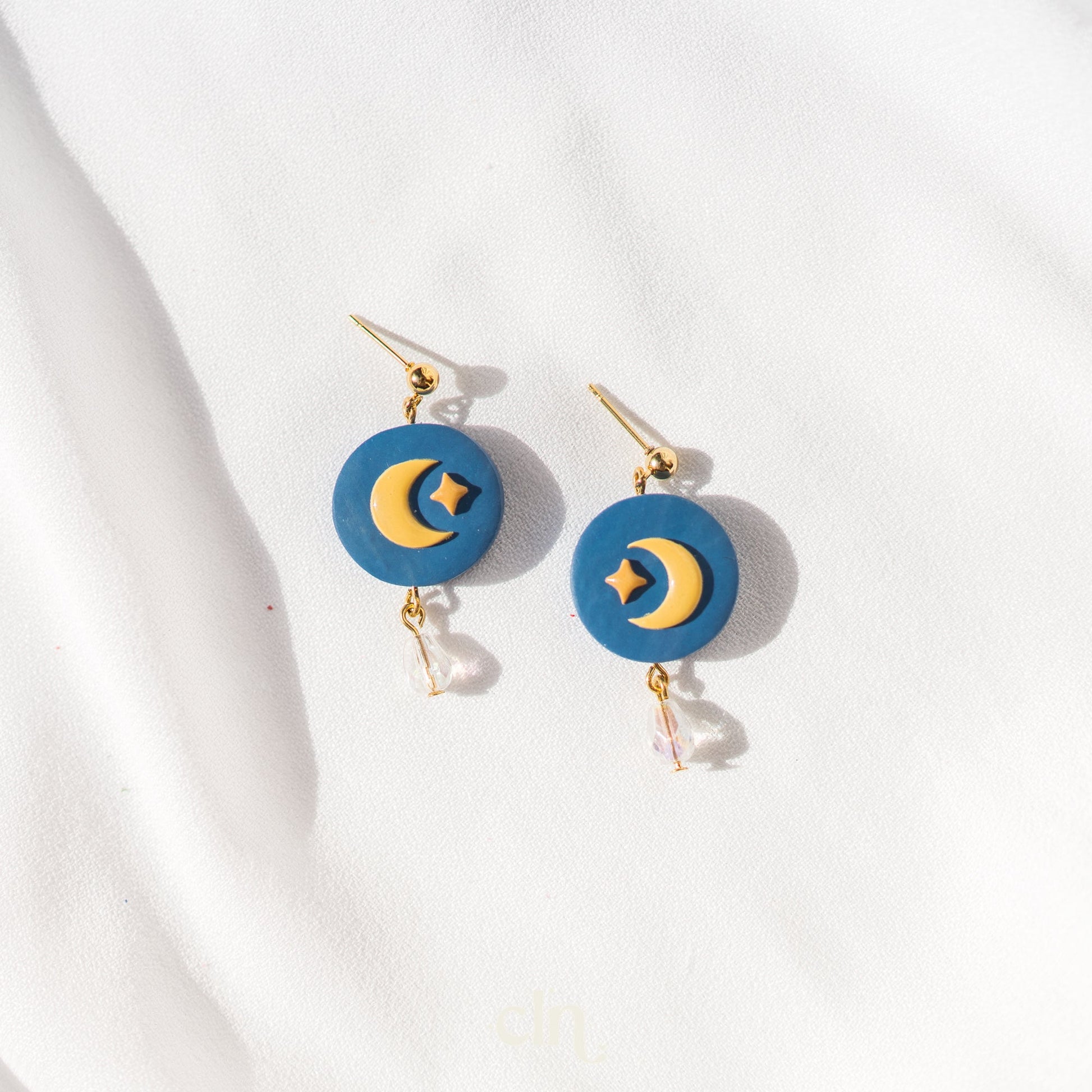 Moon dangle - Earrings - CLN Atelier