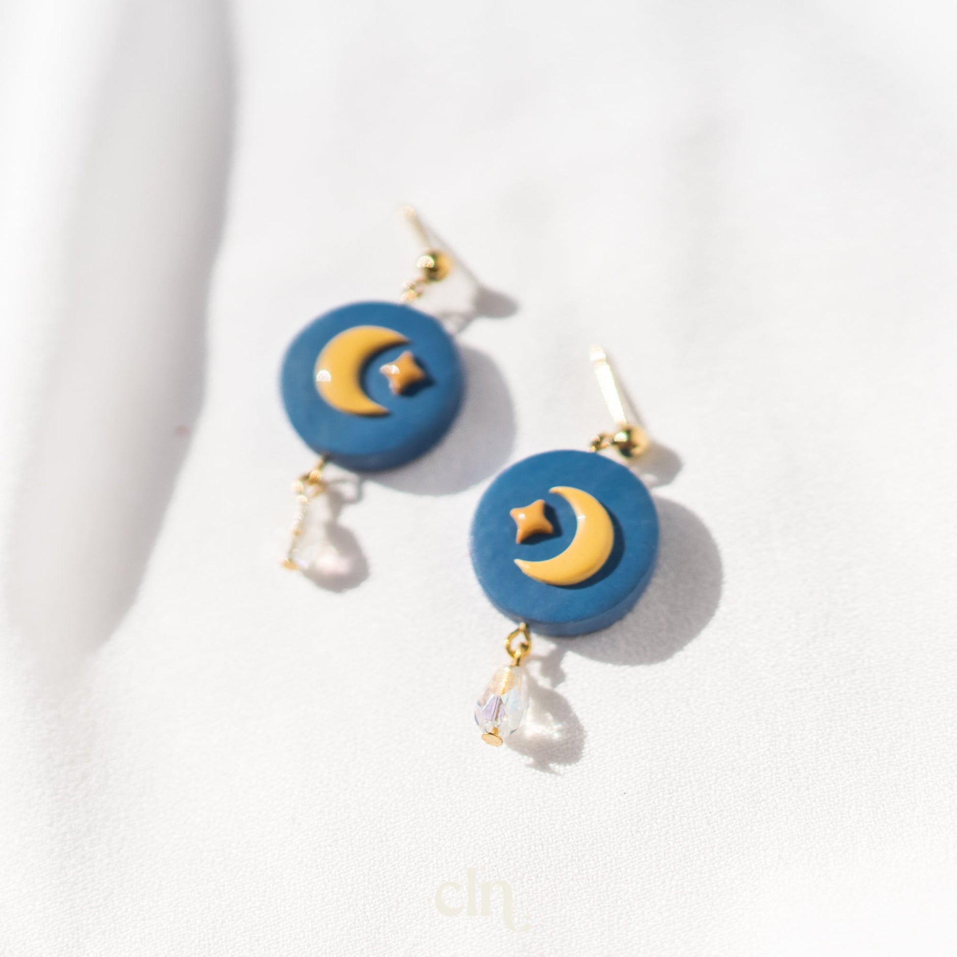 Moon dangle - Earrings - CLN Atelier