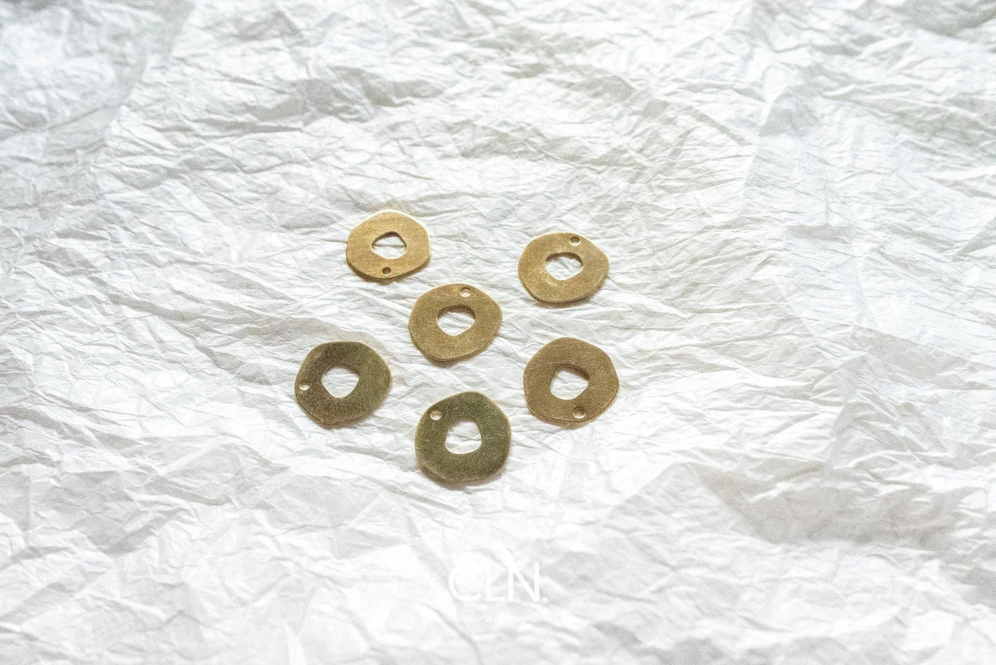 Organic Donut Charm 6 Pieces - Brass charm - CLN Atelier