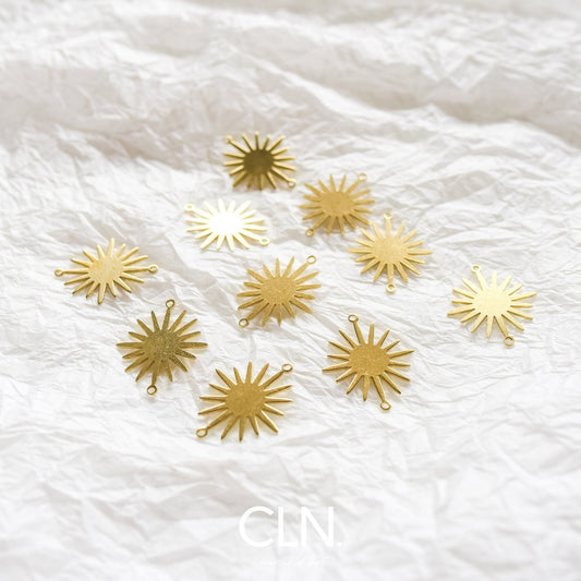 Sun Connecting Charm Large 10 Pieces - Brass charm - CLN Atelier